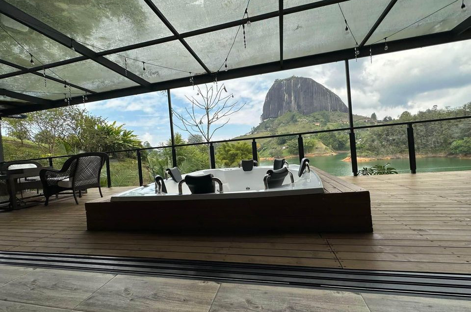 GUATAPE LAKE HOUSE